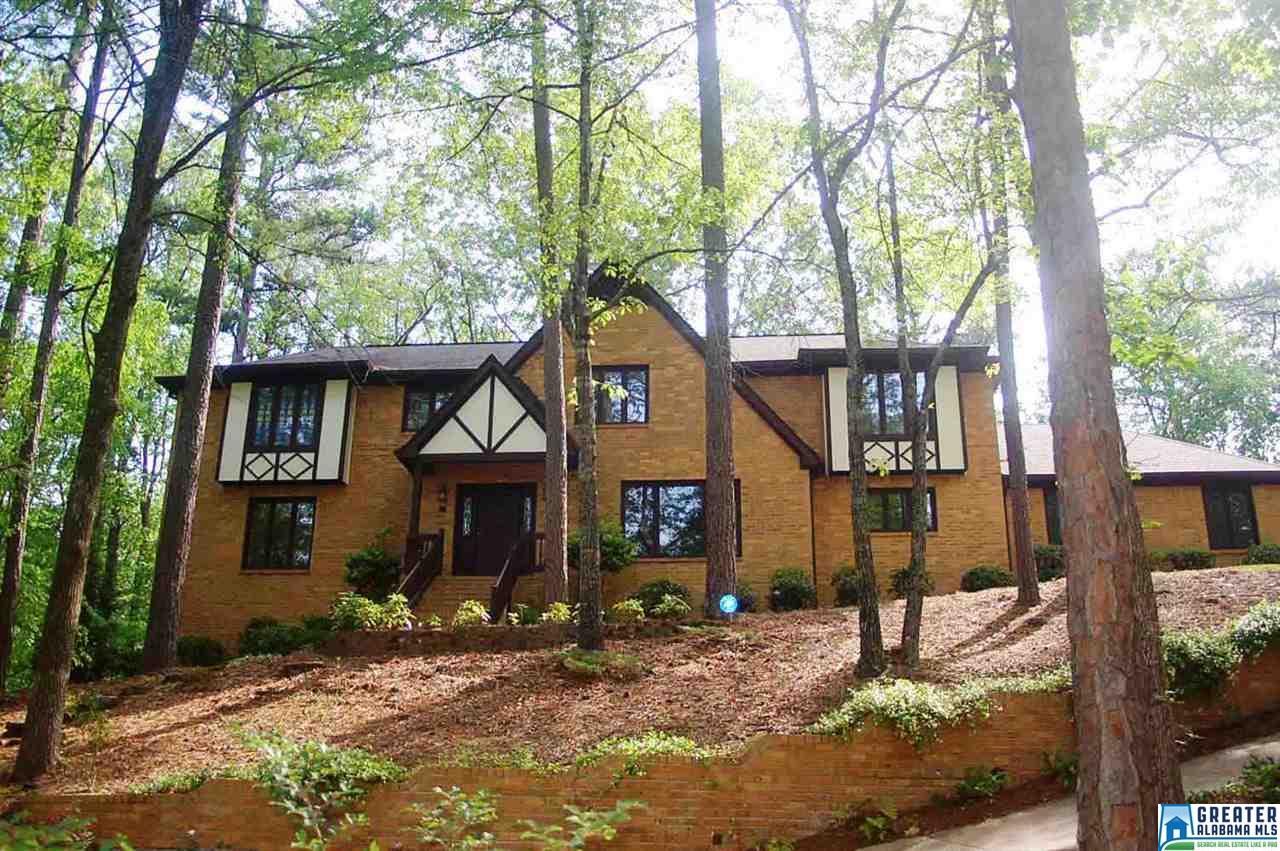 2025 LAKEMOOR DR, Hoover, AL 35244