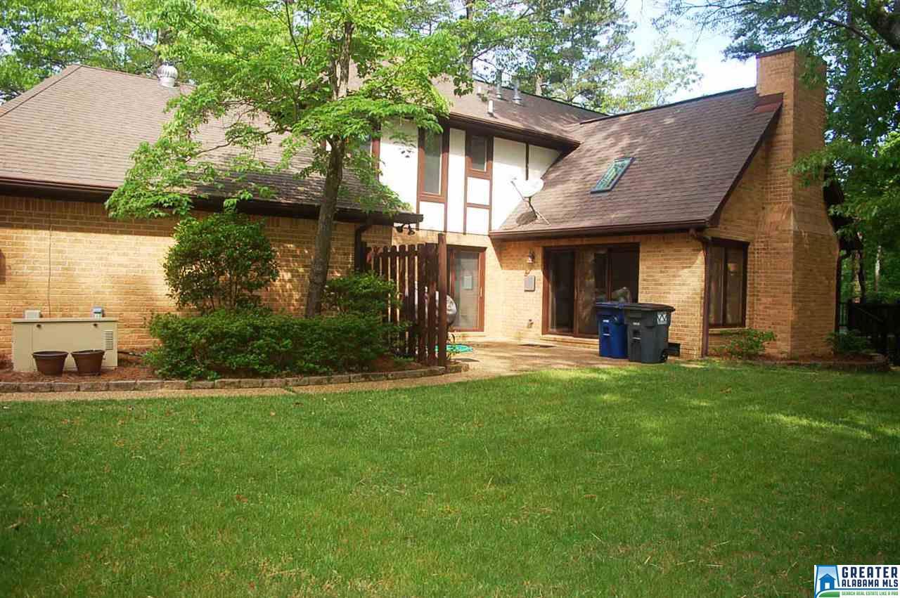 2025 LAKEMOOR DR, Hoover, AL 35244