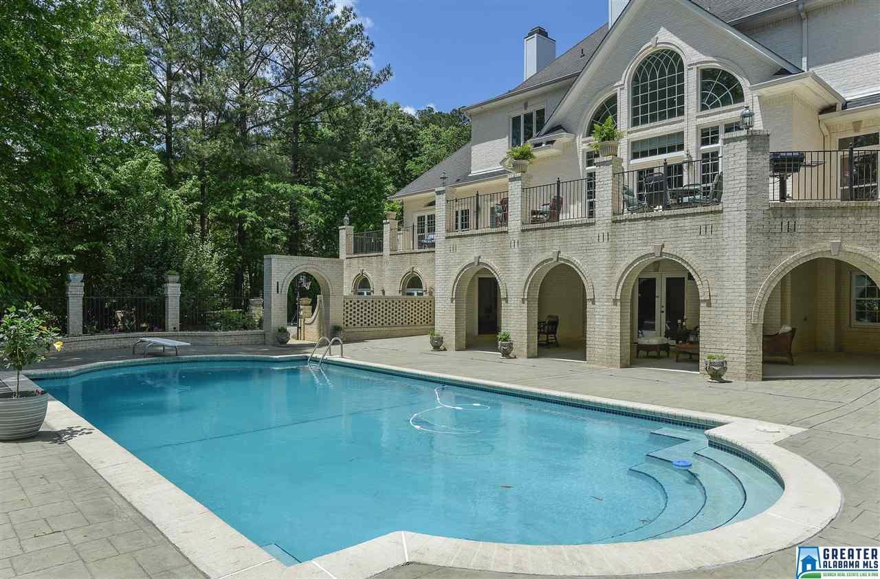 1004 LAKE SHADOWS DR, Hoover, AL 35244