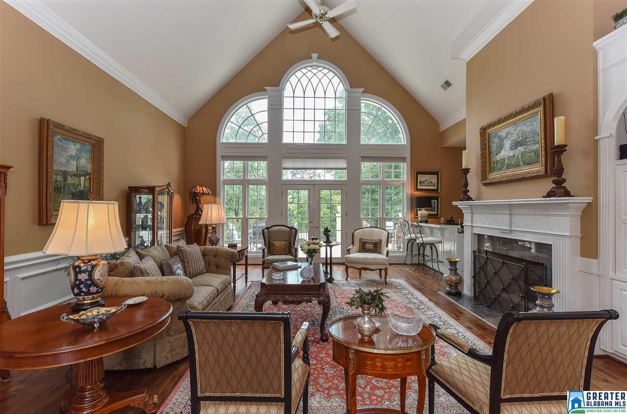 1004 LAKE SHADOWS DR, Hoover, AL 35244