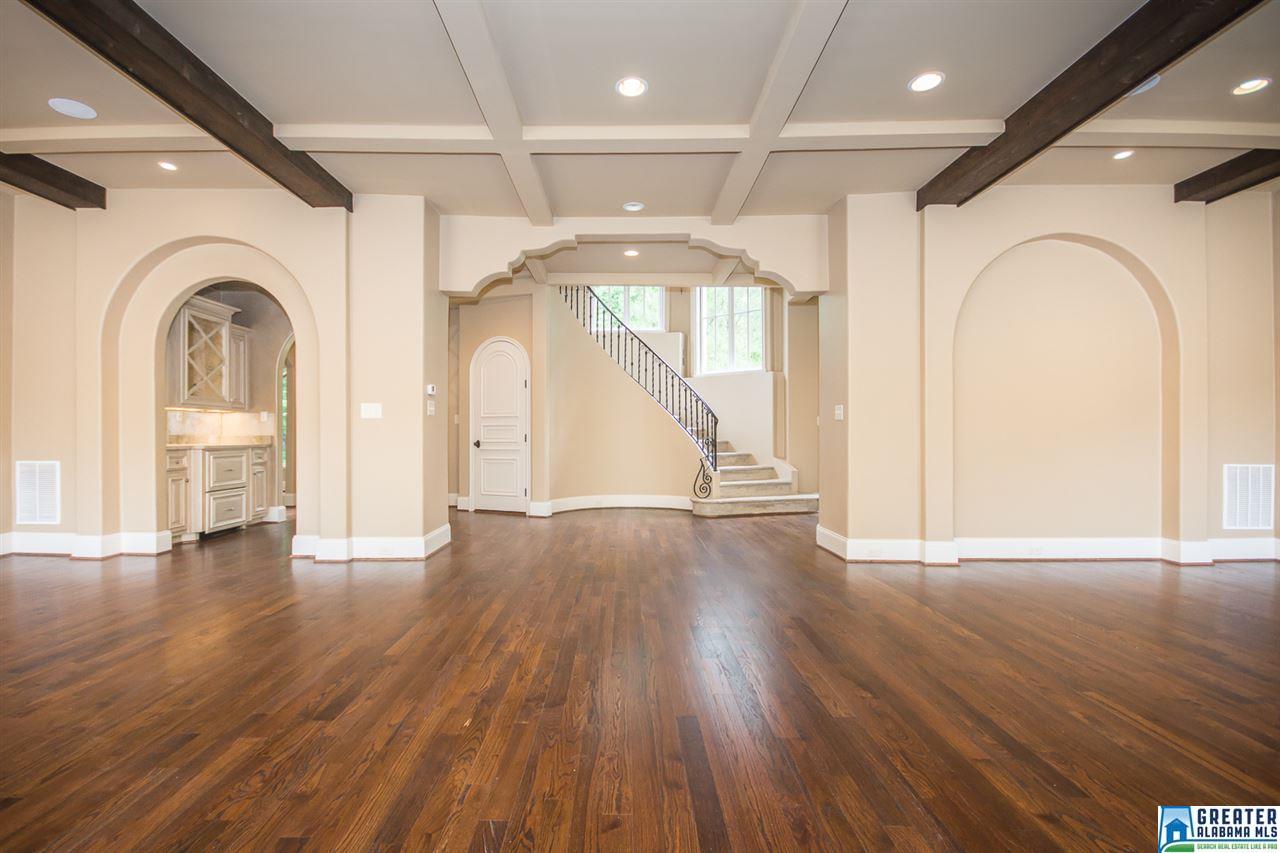 1104 WOODWIND CIR, Hoover, AL 35244