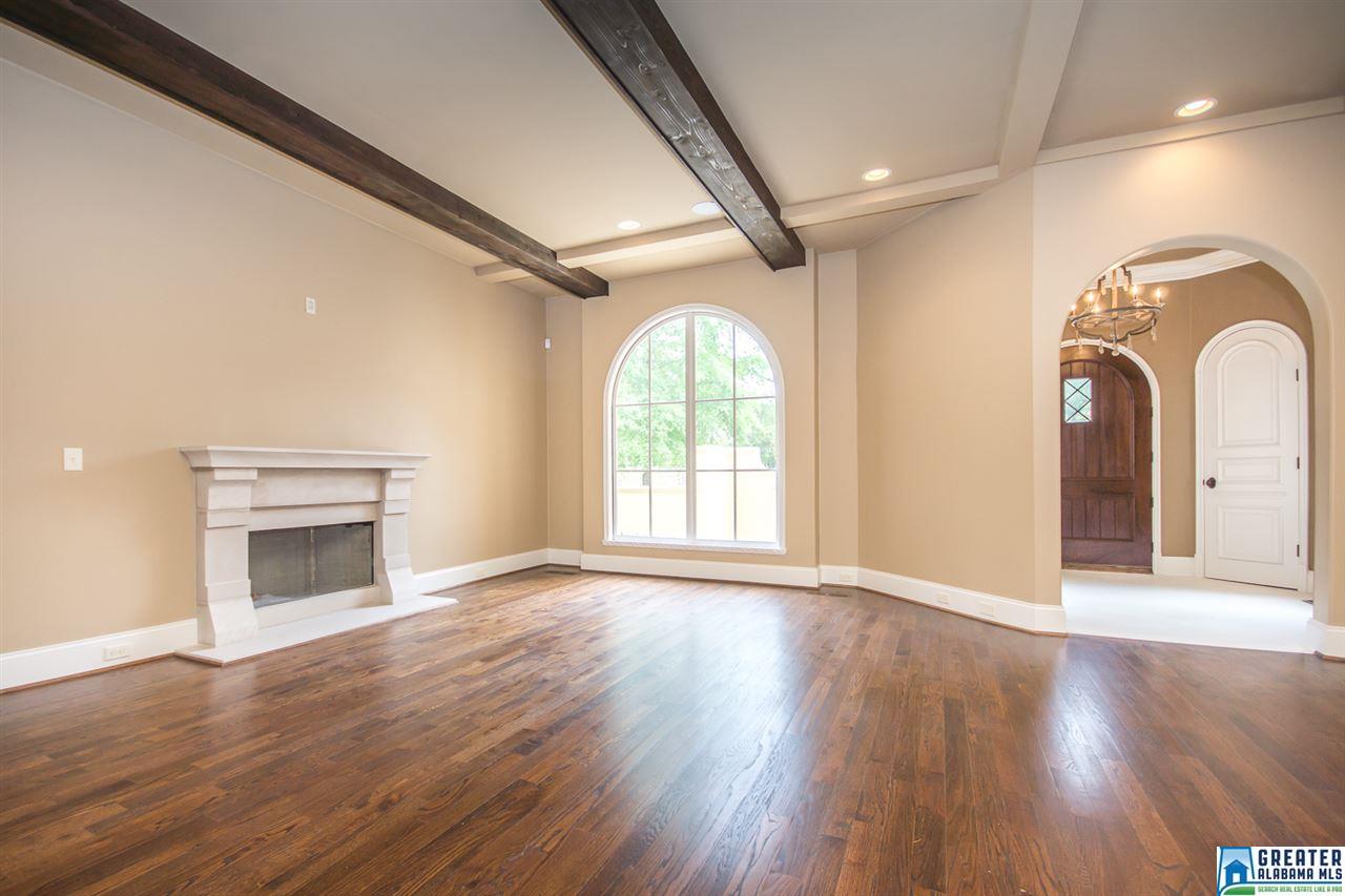 1104 WOODWIND CIR, Hoover, AL 35244