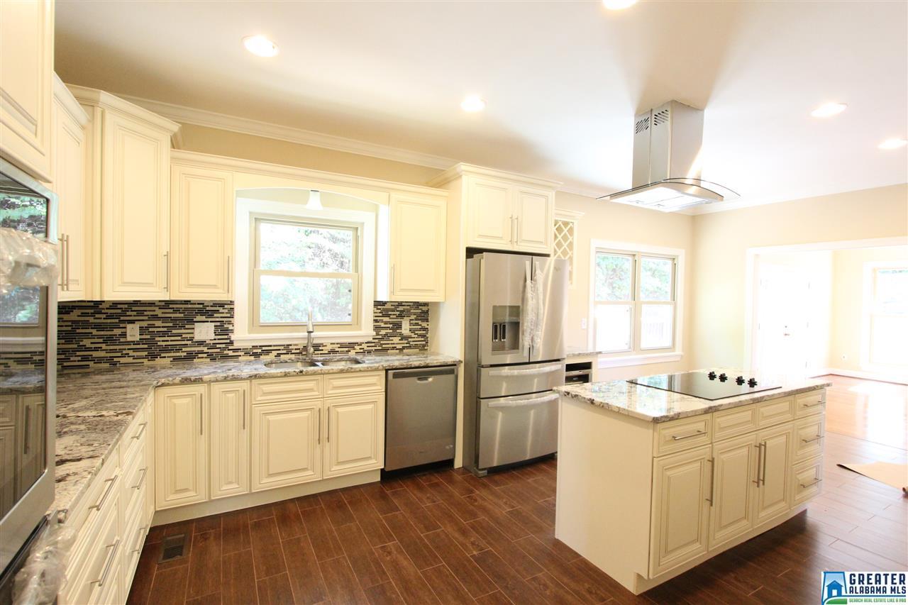 2360 ALTADENA CREST DR, Hoover, AL 35244