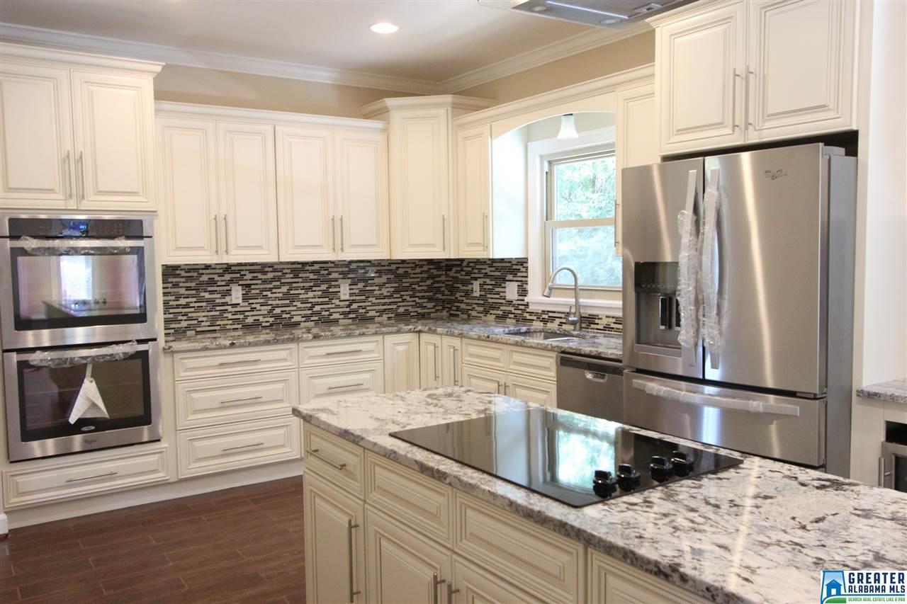 2360 ALTADENA CREST DR, Hoover, AL 35244