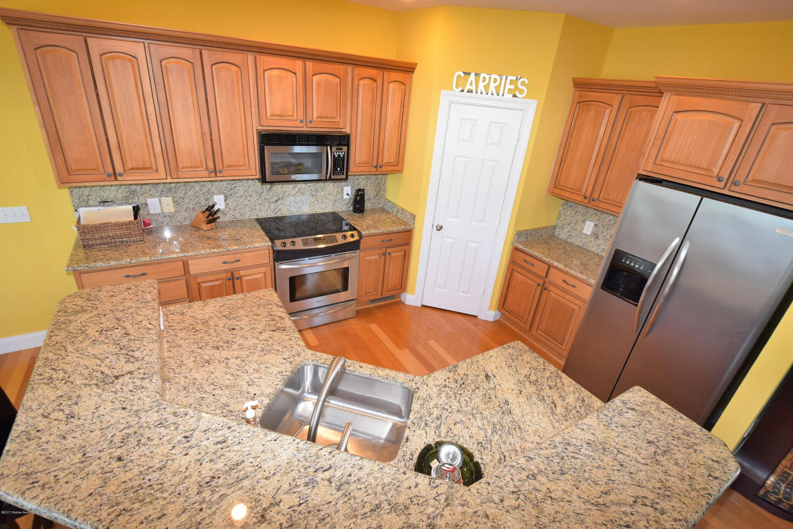 732 S POINTE Dr, Arley, AL 35541