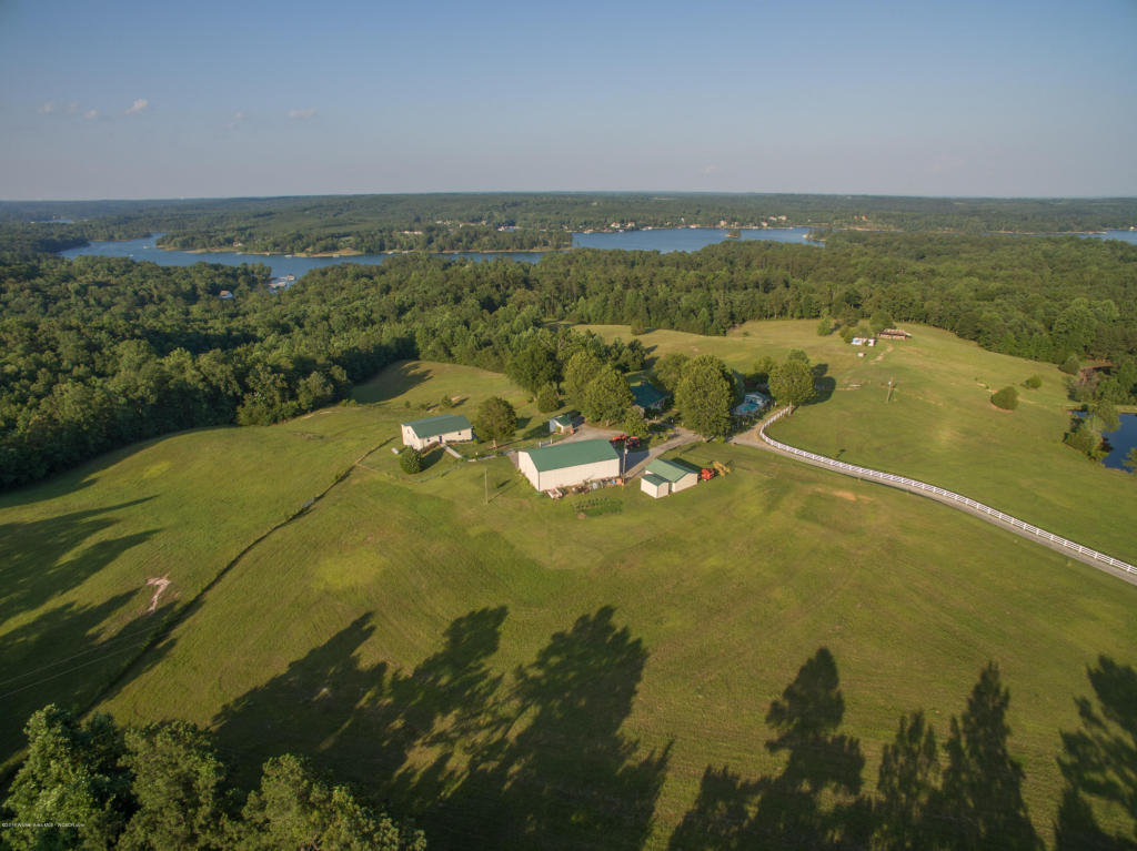 80 STALLION Dr, Double Springs, AL 35553