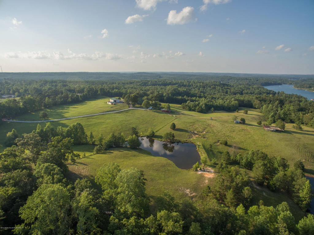 80 STALLION Dr, Double Springs, AL 35553