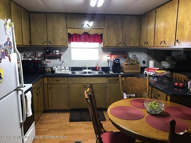2392 COUNTY HIGHWAY 106, Haleyville, AL 35565