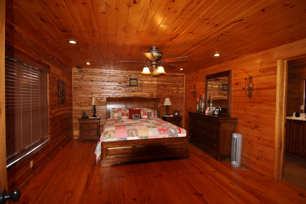 311 Hollow Rd, Spruce Pine, AL 35585