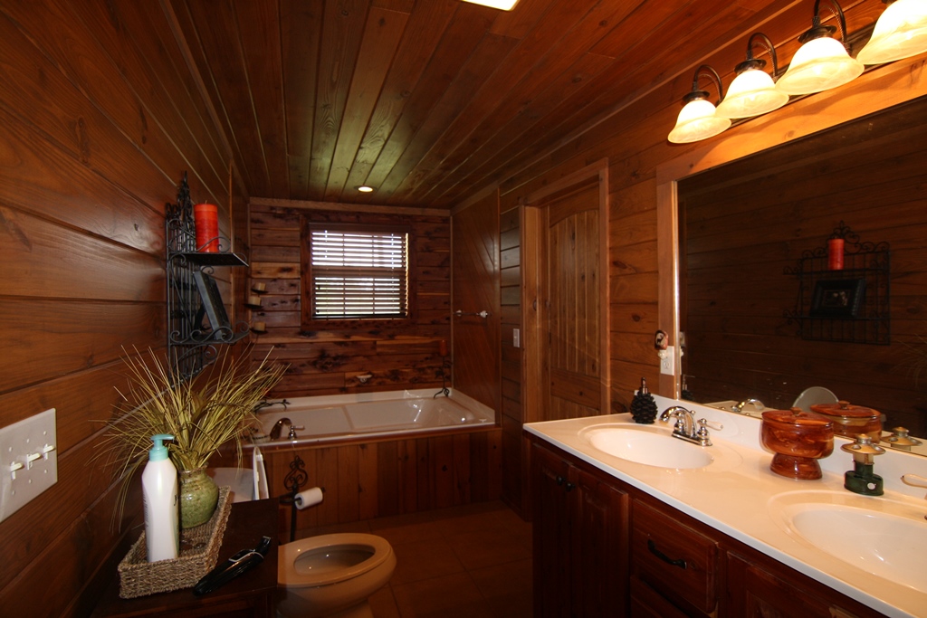 311 Hollow Rd, Spruce Pine, AL 35585