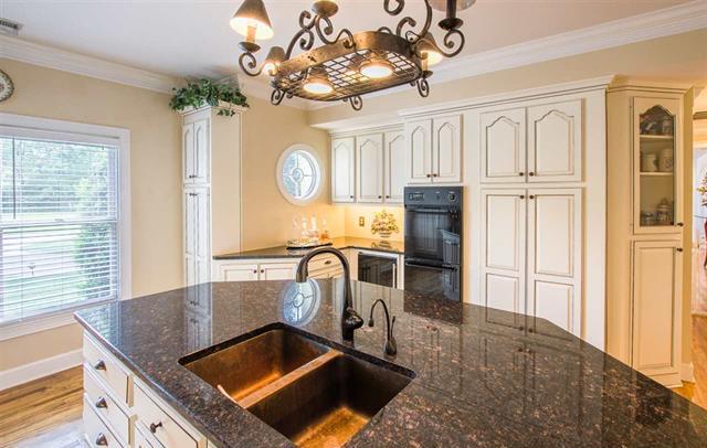 2148 East Upper River Road, Decatur, AL 35603