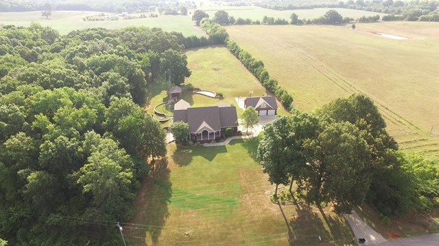 17900 Hampton Cove Way, Athens, AL 35611