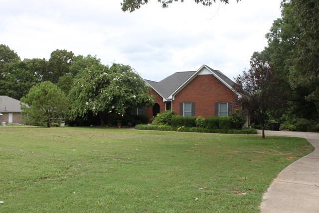 19170 West Lake Circle, Athens, AL 35611