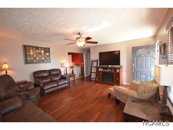 25 VEST RD, Eva, AL 35621