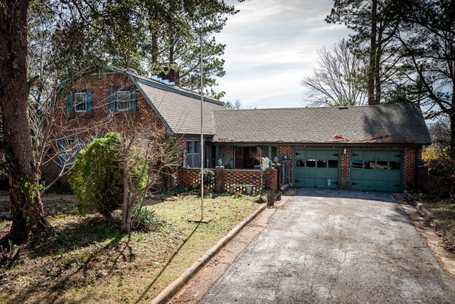 2230 Haviland Dr, Florence, AL 35630