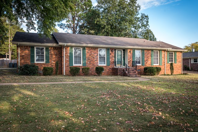 437 Roxie Dr, Florence, AL 35630