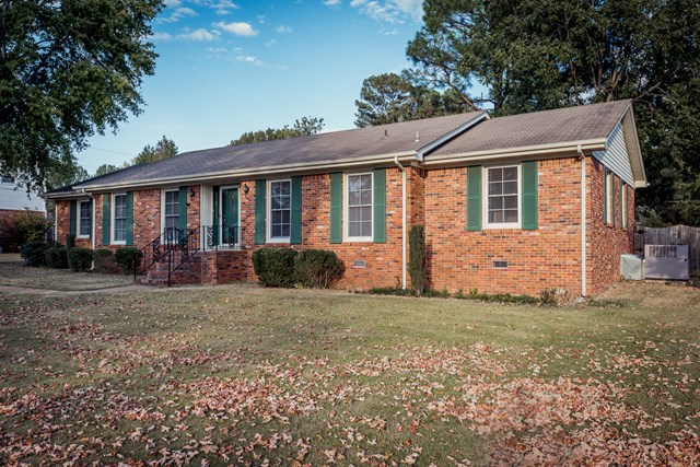 437 Roxie Dr, Florence, AL 35630