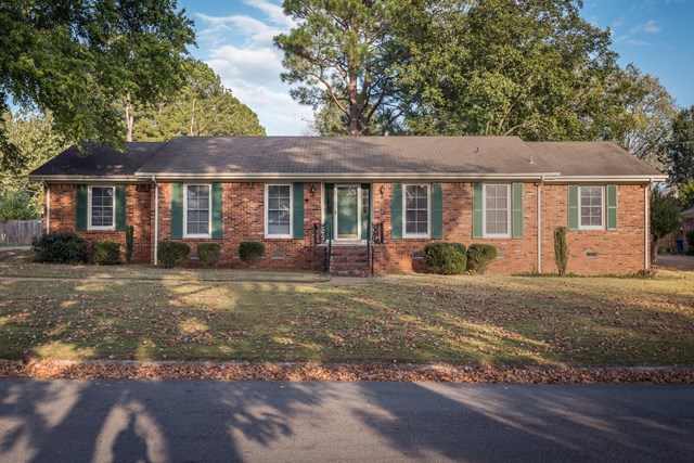 437 Roxie Dr, Florence, AL 35630