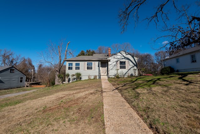1014 Ridgeway Ave, Florence, AL 35630