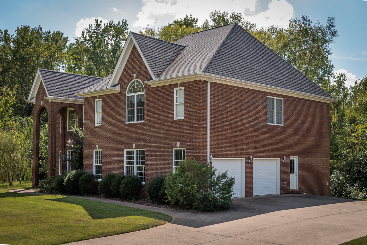 1917 Erskine Dr, Florence, AL 35630