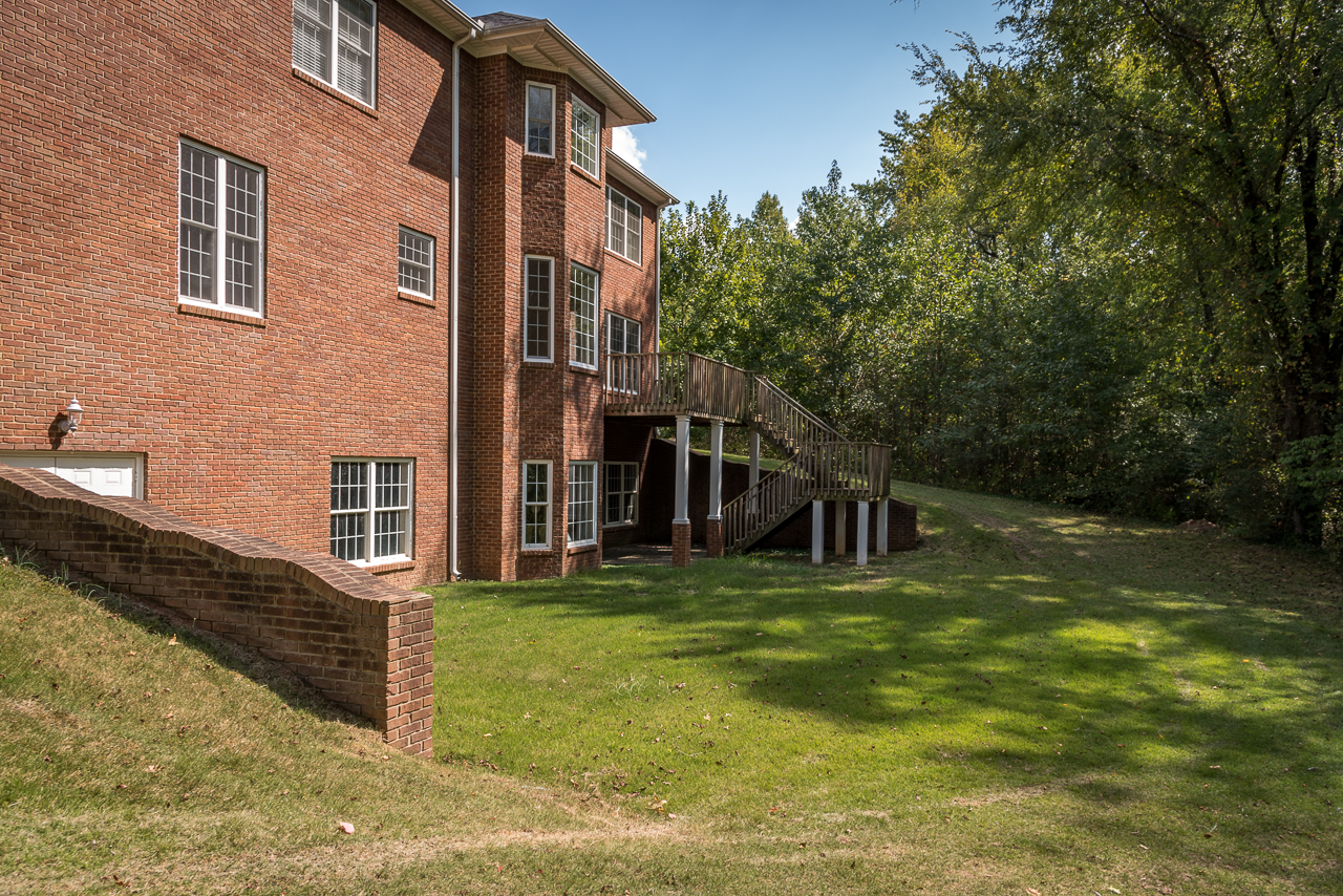 1917 Erskine Dr, Florence, AL 35630