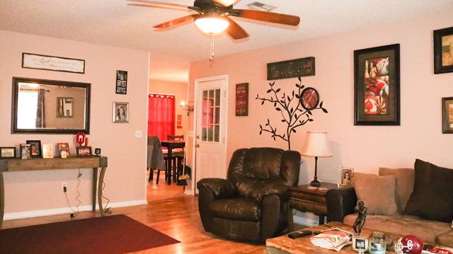 116 Twin Oak Dr, Florence, AL 35633