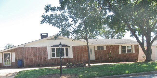 2906 Alexander St, Florence, AL 35633