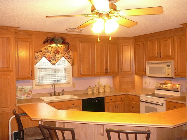 106 Crosslin Ln, Florence, AL 35633