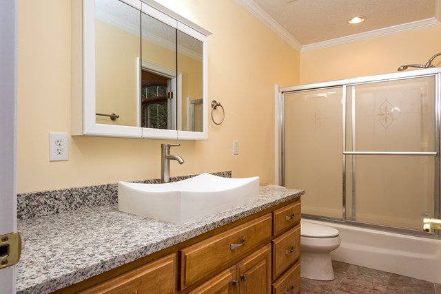 1005 Sunset Beach Rd, Florence, AL 35633