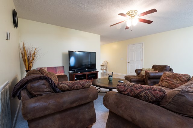 142 Waters Edge Dr, Florence, AL 35634