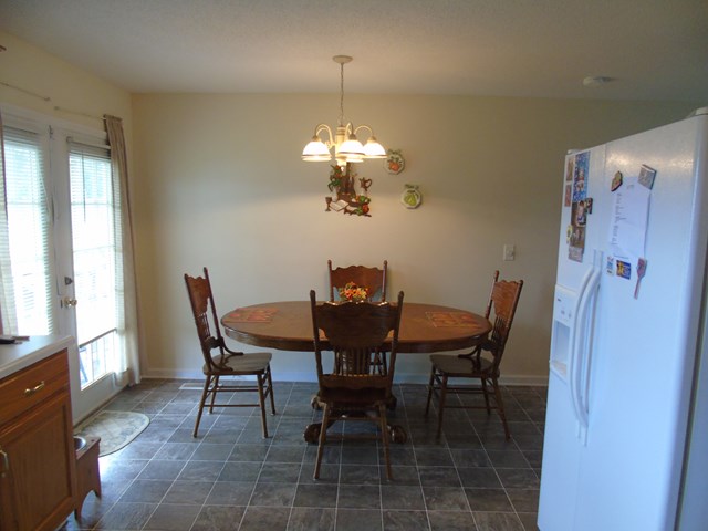 104 Summers Dr, Florence, AL 35634