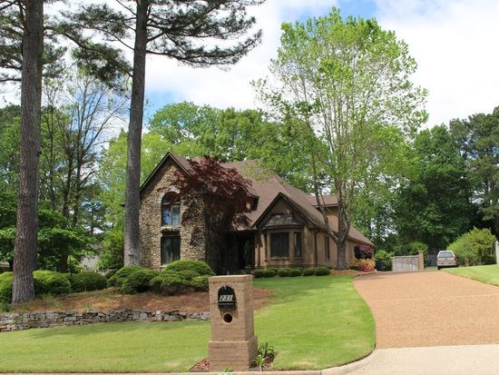 231 Indian Springs Dr, Florence, AL 35634