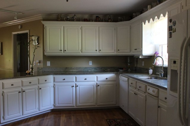 231 Indian Springs Dr, Florence, AL 35634