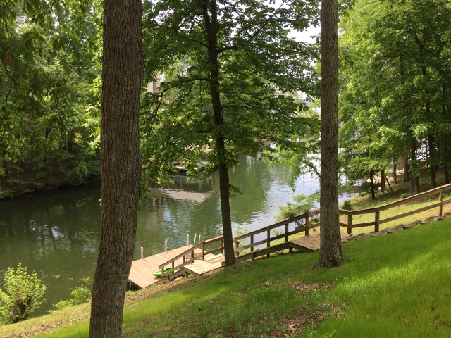 314 Center Point Ln, Florence, AL 35634