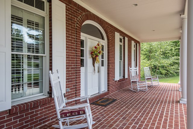245 Indian Springs Dr, Florence, AL 35634
