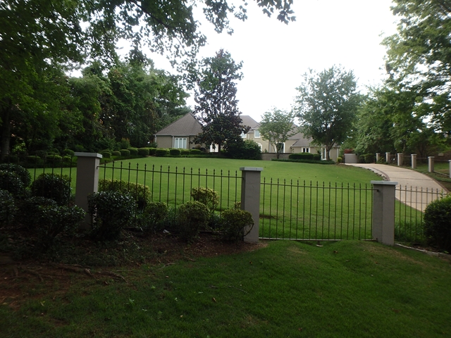 267 Indian Springs Dr, Florence, AL 35634