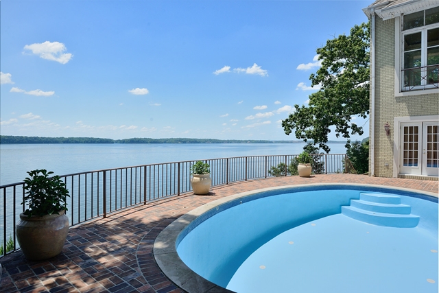 267 Indian Springs Dr, Florence, AL 35634
