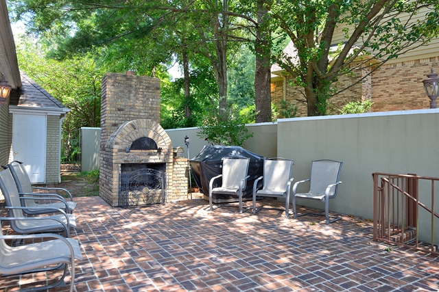 267 Indian Springs Dr, Florence, AL 35634