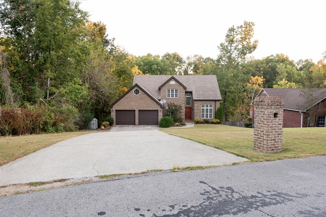 145 Hazelwood Ln, Florence, AL 35634