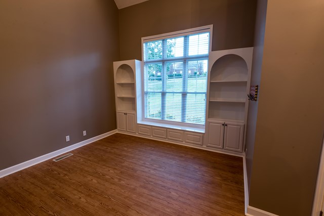 145 Hazelwood Ln, Florence, AL 35634