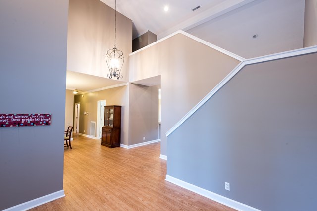 145 Hazelwood Ln, Florence, AL 35634