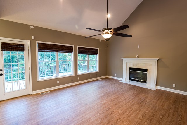 145 Hazelwood Ln, Florence, AL 35634