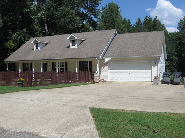 40 Fox Run Ct, Killen, AL 35645