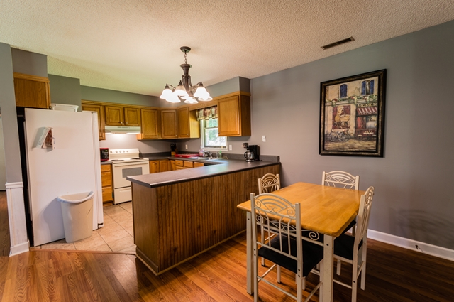 241 Beechwood Dr, Killen, AL 35645