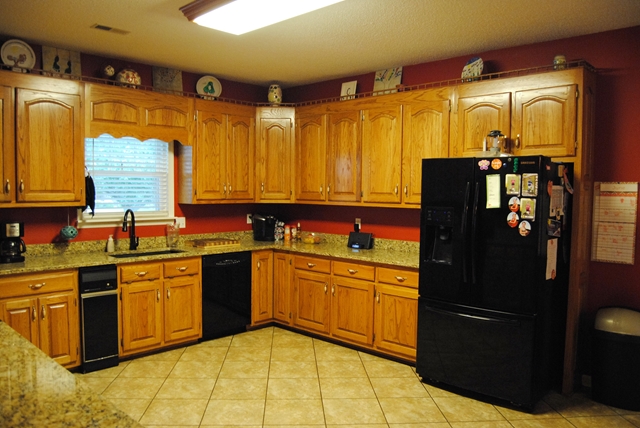 25 Oxford Dr, Killen, AL 35645