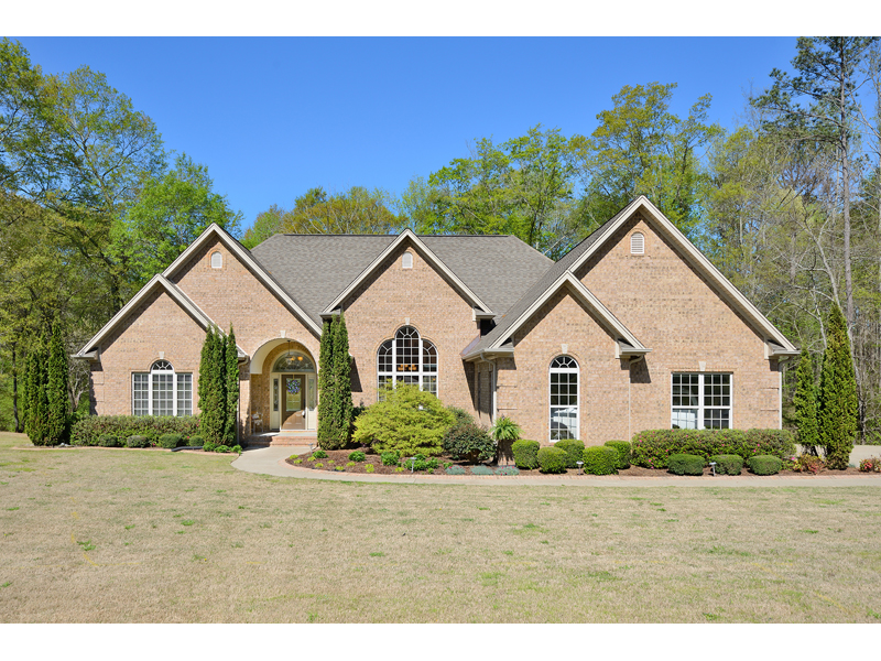 81 Deer Creek Dr, Killen, AL 35645