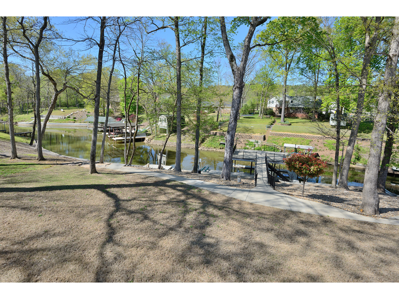 290 Beech Hollow Rd, Killen, AL 35645