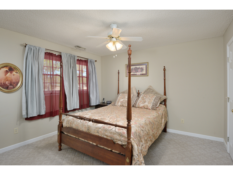 290 Beech Hollow Rd, Killen, AL 35645
