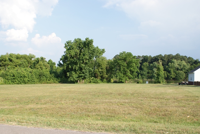 8 Naomi Dr, Rogersville, AL 35652
