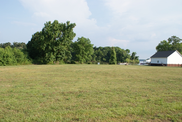 8 Naomi Dr, Rogersville, AL 35652
